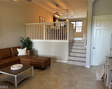 11875 Izarra Way - Photo Thumbnail 4