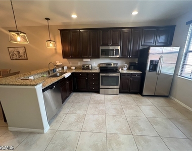 11875 Izarra Way - Photo Thumbnail 7