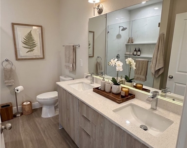 9004 W Justice Circle - Photo Thumbnail 5