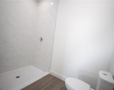 9004 W Justice Circle - Photo Thumbnail 21