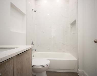9004 W Justice Circle - Photo Thumbnail 29