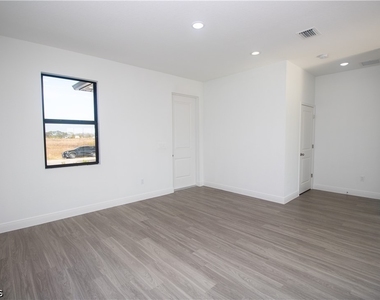 9004 W Justice Circle - Photo Thumbnail 28