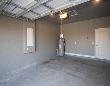 9004 W Justice Circle - Photo Thumbnail 32