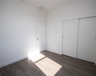 9004 W Justice Circle - Photo Thumbnail 25