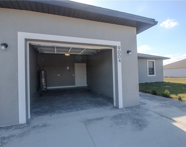 9004 W Justice Circle - Photo Thumbnail 33