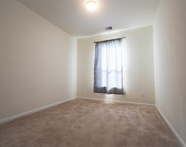 4426 S Vineyard Meadow Lane - Photo Thumbnail 12