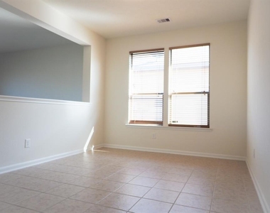 4426 S Vineyard Meadow Lane - Photo Thumbnail 4