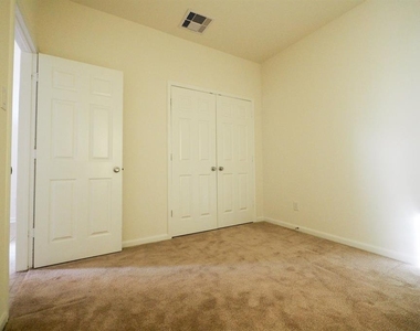 4426 S Vineyard Meadow Lane - Photo Thumbnail 15