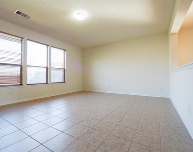 4426 S Vineyard Meadow Lane - Photo Thumbnail 5