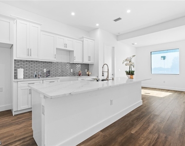 2803 44th Street Sw - Photo Thumbnail 32