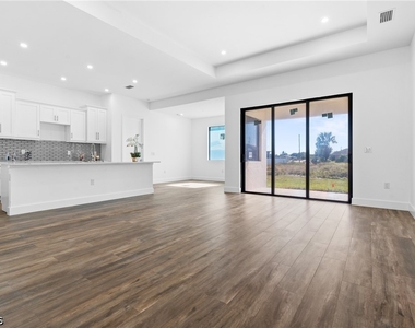 2803 44th Street Sw - Photo Thumbnail 31