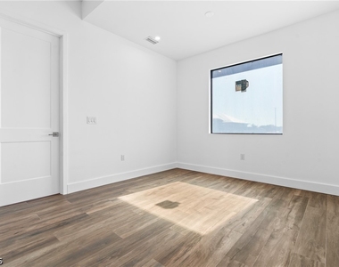 2803 44th Street Sw - Photo Thumbnail 22
