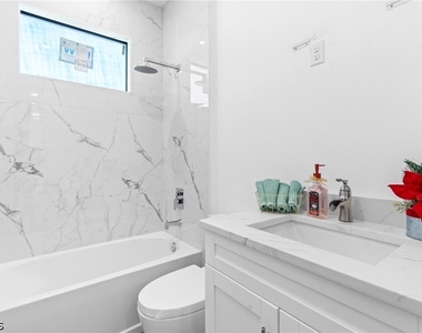 2803 44th Street Sw - Photo Thumbnail 10