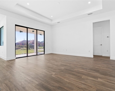 2803 44th Street Sw - Photo Thumbnail 28