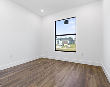 2803 44th Street Sw - Photo Thumbnail 9