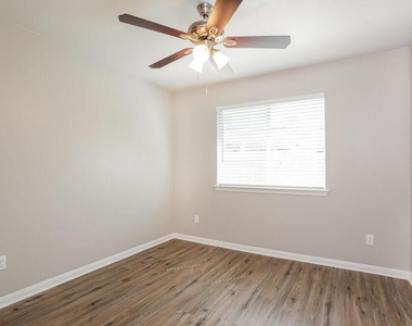 25235 Clover Ranch Drive - Photo Thumbnail 11