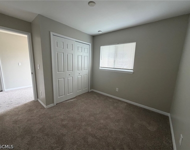 704 Gilbert Avenue S - Photo Thumbnail 2