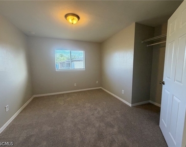 704 Gilbert Avenue S - Photo Thumbnail 6