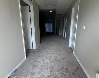 704 Gilbert Avenue S - Photo Thumbnail 3