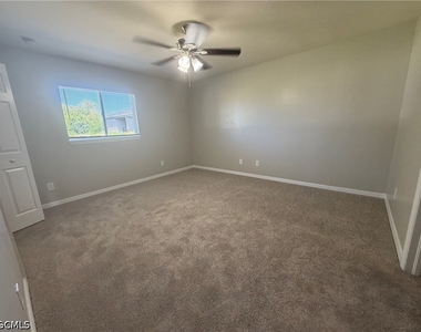 704 Gilbert Avenue S - Photo Thumbnail 11