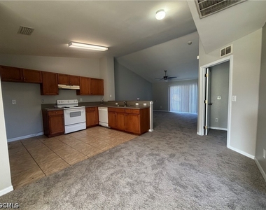 704 Gilbert Avenue S - Photo Thumbnail 5