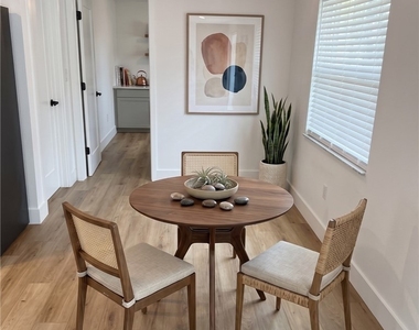 1463 Tanglewood Parkway - Photo Thumbnail 8