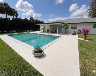 1463 Tanglewood Parkway - Photo Thumbnail 14
