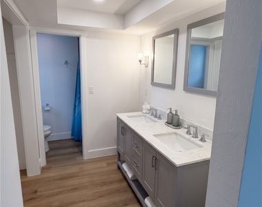 1463 Tanglewood Parkway - Photo Thumbnail 16