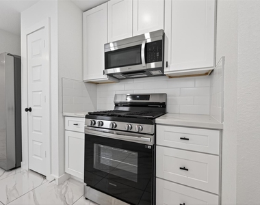 2202 Alabama Street - Photo Thumbnail 18