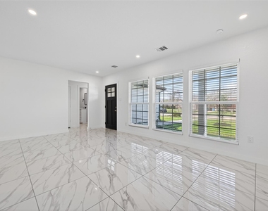 2202 Alabama Street - Photo Thumbnail 7