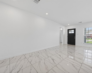2202 Alabama Street - Photo Thumbnail 10