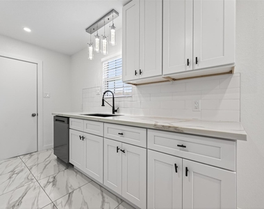 2202 Alabama Street - Photo Thumbnail 13