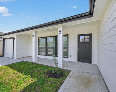 2202 Alabama Street - Photo Thumbnail 3