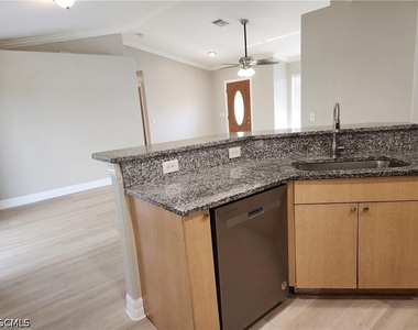 827 Ne 23rd Terrace - Photo Thumbnail 3