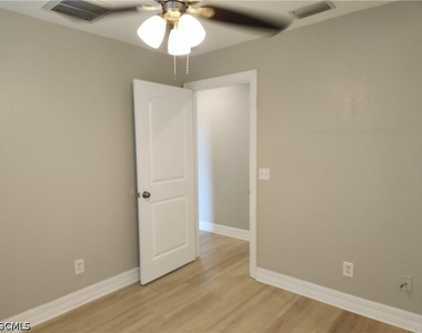 827 Ne 23rd Terrace - Photo Thumbnail 13