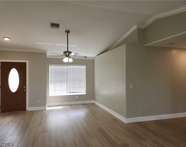827 Ne 23rd Terrace - Photo Thumbnail 2