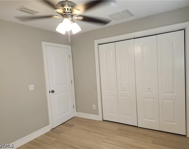 827 Ne 23rd Terrace - Photo Thumbnail 11