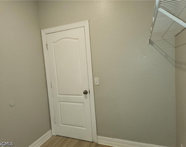 827 Ne 23rd Terrace - Photo Thumbnail 20