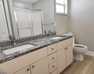 827 Ne 23rd Terrace - Photo Thumbnail 18