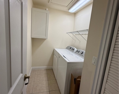 3957 Pomodoro Circle - Photo Thumbnail 10