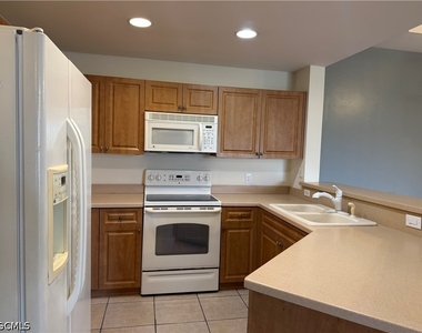 3957 Pomodoro Circle - Photo Thumbnail 14