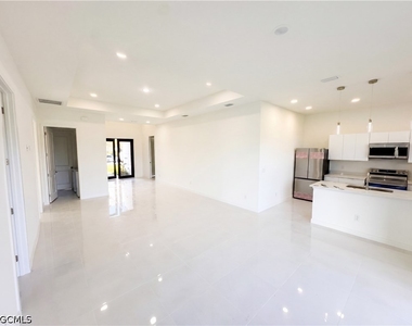 477 Rayford Street - Photo Thumbnail 4