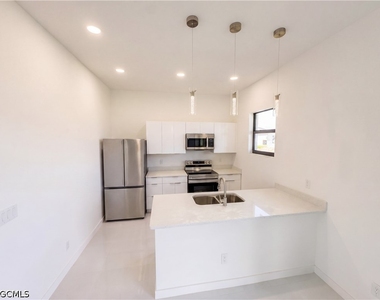 477 Rayford Street - Photo Thumbnail 5