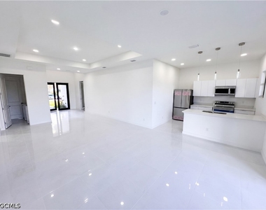 477 Rayford Street - Photo Thumbnail 7