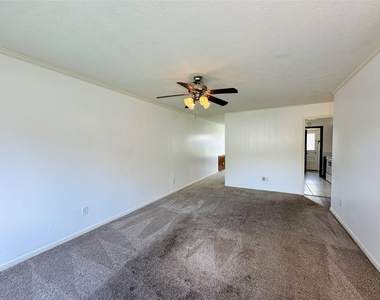 1011 Mccall Avenue - Photo Thumbnail 1
