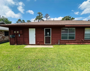 1011 Mccall Avenue - Photo Thumbnail 13