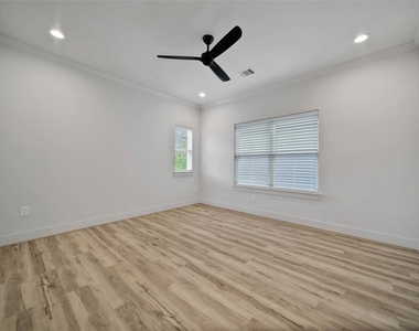 3322 Delhi Street - Photo Thumbnail 10