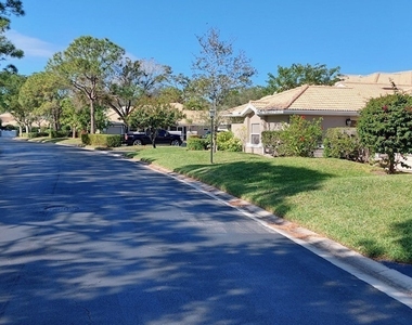 306 Emerald Bay Circle - Photo Thumbnail 27