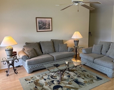 306 Emerald Bay Circle - Photo Thumbnail 6