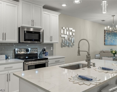 14680 Edgewater Circle - Photo Thumbnail 2